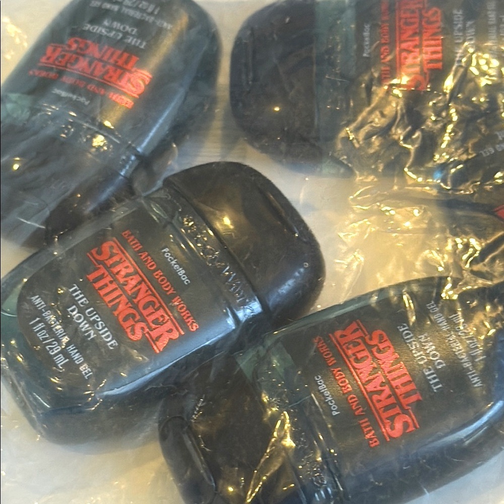 🔥BBW POCKETBAC, LIMITED EDITION🔥STRANGER THINGS, THE UPSIDE DOWN SET OF 5 NWT